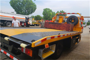 秦都区附近拖车电话号码服务